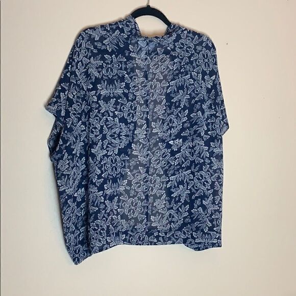 Motherhood Maternity size small. Flowing shirt D1 - Picture 2 of 6